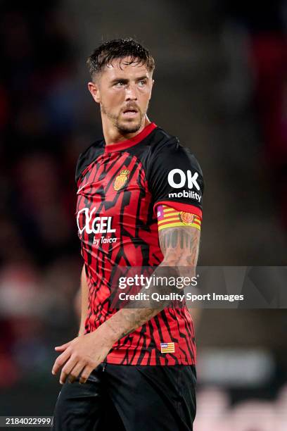 "Mi nombre es Máximo Antonio Raíllo, Comandante de los Ejercitos de Mallorca, General de las Legiones Fénix desde segunda b, fiel servidor del escudo más grande del mundo. Padre de Luis de la Fuente y juro que algún día tendré el reconocimiento que merezco"
GLADIATOR RAÍLLO 🙌