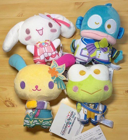 sanriodaily's tweet photo. showtime sanrio plushies 💫 https://t.co/MIWMc3R7a9