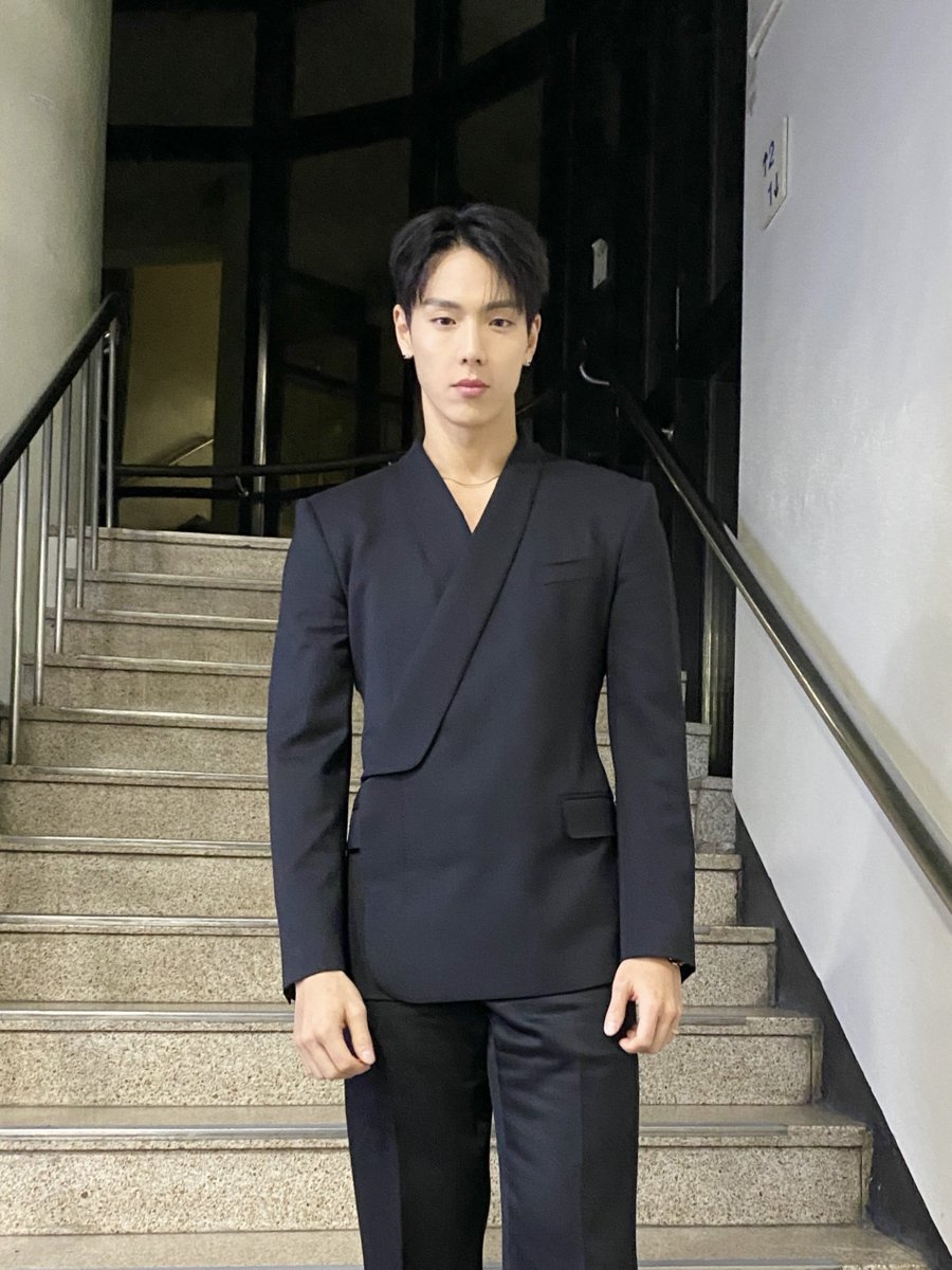 OfficialMONSTAX's tweet photo. 📸
241221 #몬스타엑스 #셔누
KBS2 #2024KBS연예대상 완료

올해 많은 사랑 보내 준 #몬베베 덕분에
노포기 MC 셔누가 디지털 콘텐츠상을 수상했습니다 🏆
보내 준 사랑 보답할 수 있는 2025년 만들어 볼게요 🧡

#SHOWNU
#MONSTAX #MONSTA_X https://t.co/pftOcphPrO