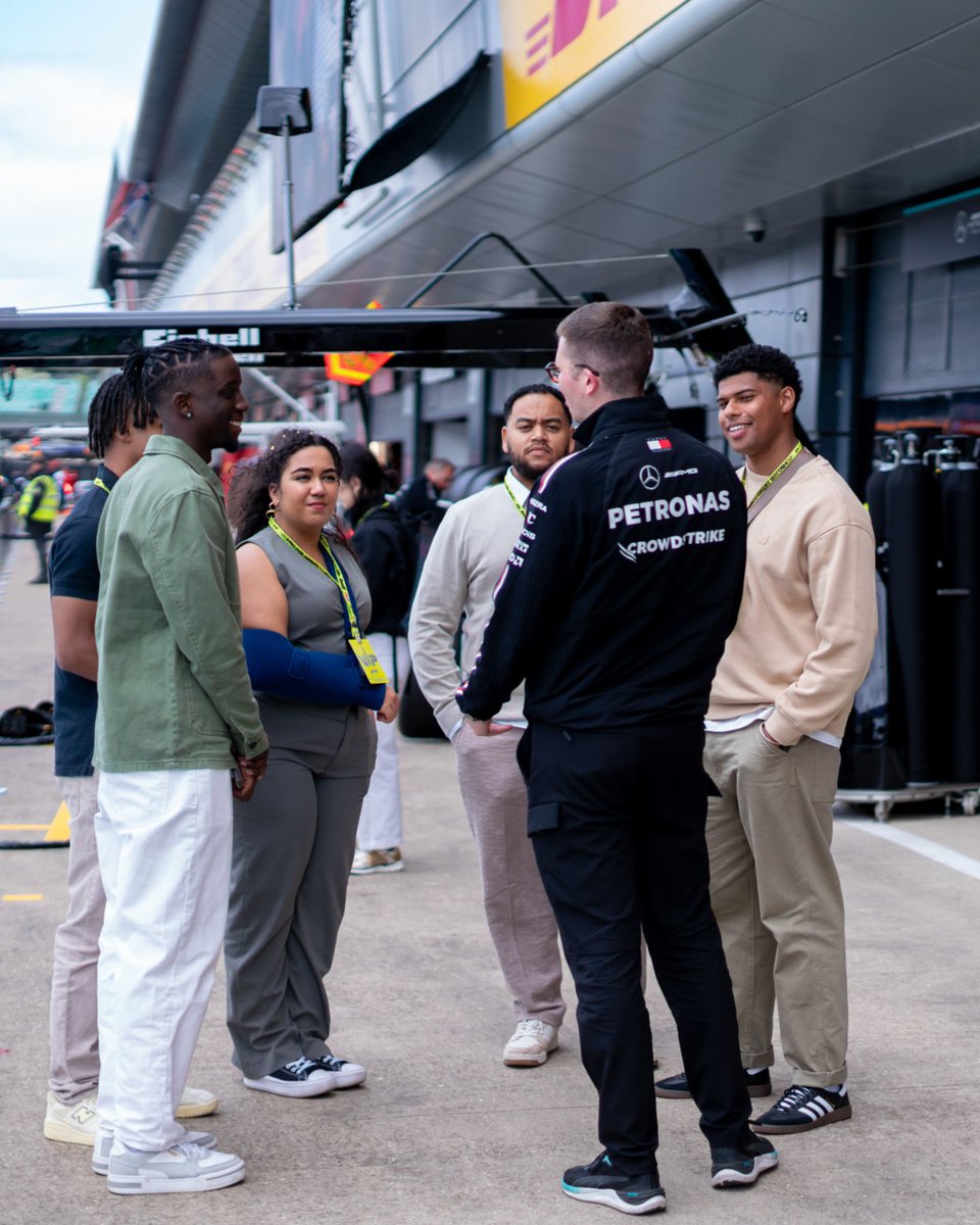 Lewis Hamilton tweet media