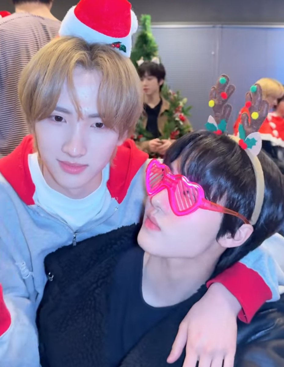 KJHlovespace's tweet photo. who else cried https://t.co/bqyCa9bwpe