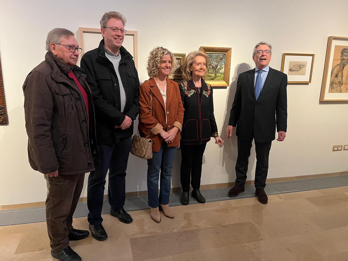 Després d mesos de retard, per mala intenció o per incompetència del govern de #Tortosa , s’ha obert al public la sala del <a href="/MuseudeTortosa/">Museu de Tortosa</a> dedicada a Casanova, Querol i Gimeno . Un projecte que vam iniciar amb @DolorsQueralt i va materialitzar <a href="/meritxellroige/">Meritxell Roigé</a>  amb <a href="/XimoMartore1/">Ximo Martorell 🎗</a>