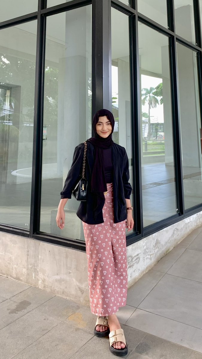 haii, buat kalian yg lagi cari rok lilit, obi belg, atau batik batik bisa cek jualanku yaa

fotonya realpict itu foto aku sendiri, ulasannya juga bagus bagus kalian bisa cek sendiri yaa🤗❤️

shopee.co.id/tentangrasaa
desty.page/batik.tentangr…