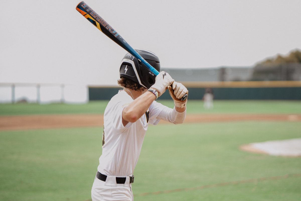 TheFCATeam's tweet image. Distractions make us miss what God is doing now. Revelation urges us to stay alert, repent, and focus on His movement in our lives. #devotion #alert