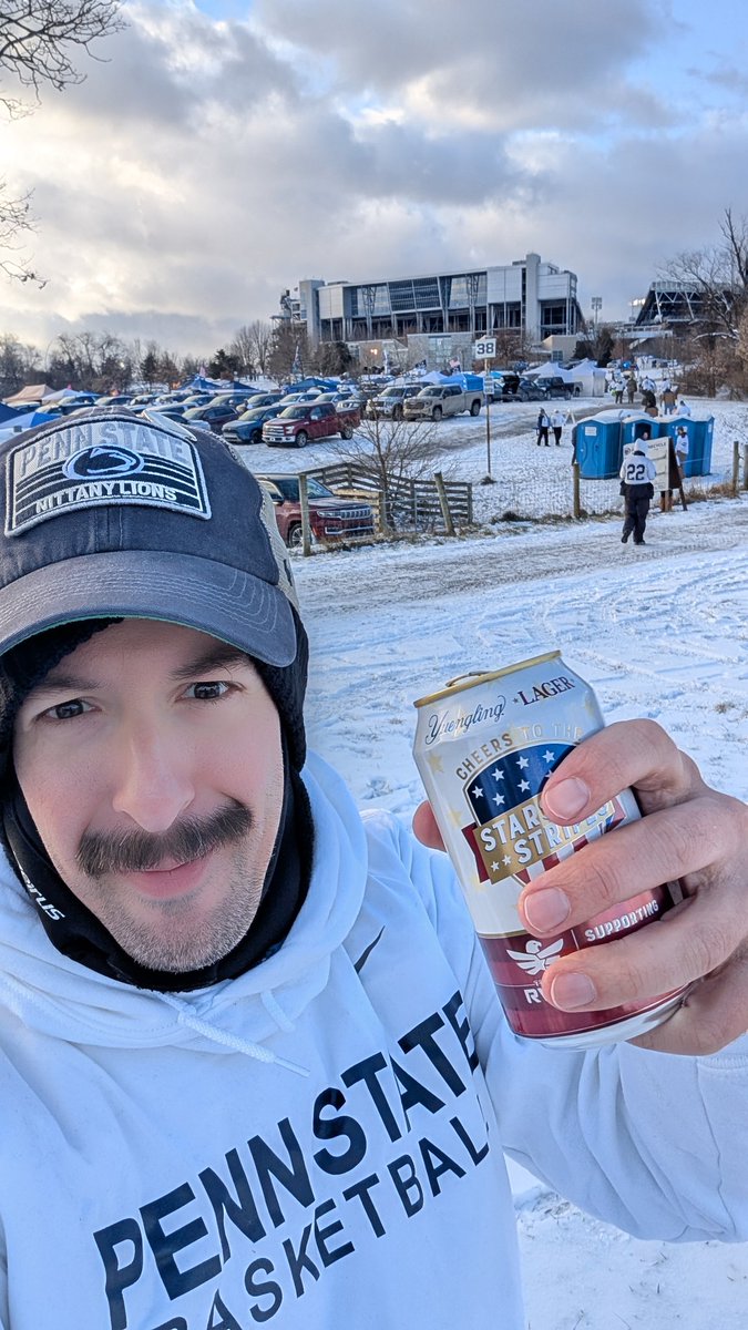 LFM5002's tweet image. #LTFI for Penn State football. Pounding Yuengling before 9am. Feels like home #WeAre
