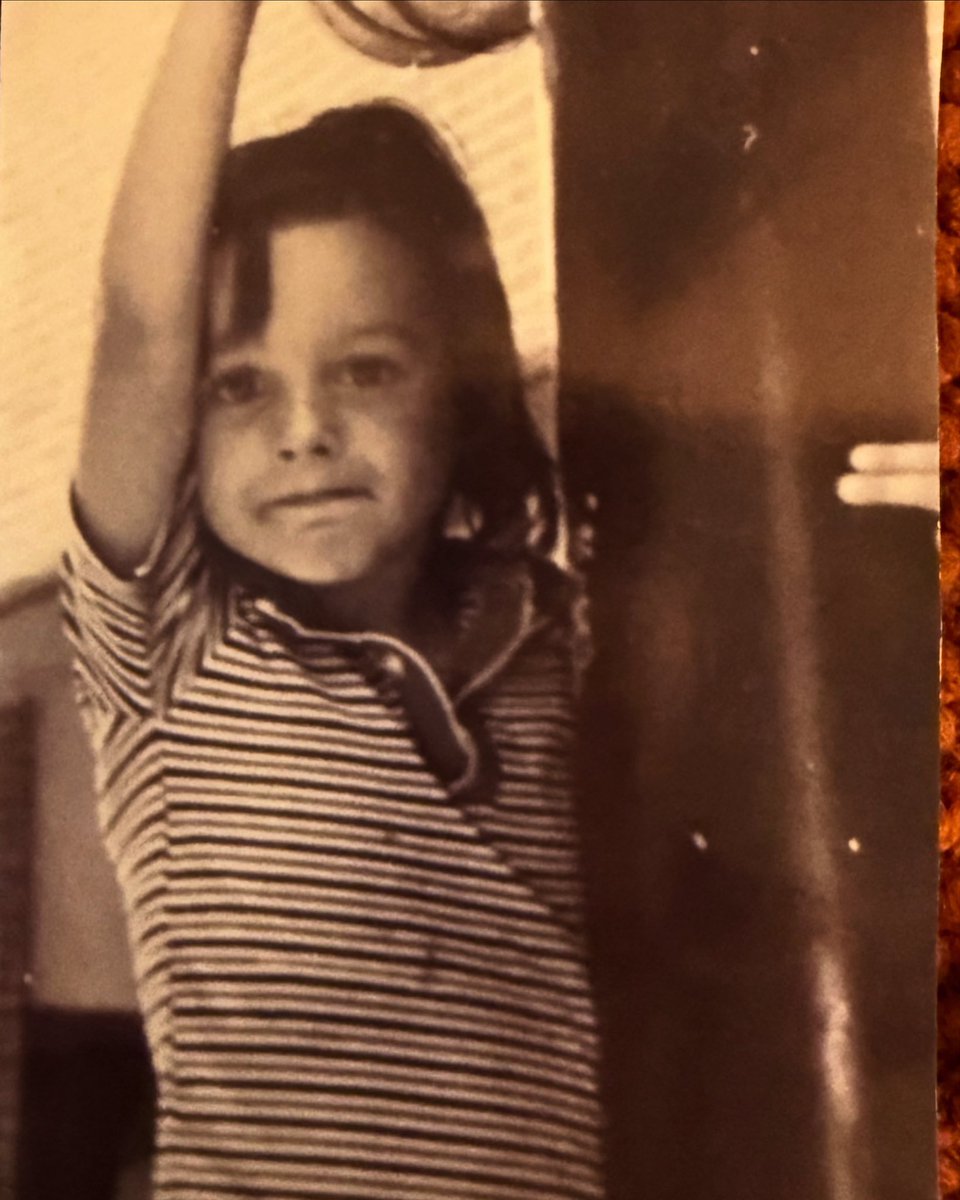 leebrown2's tweet image. Back (a million years ago) when I was 5 and living in Hong Kong. #kowloon