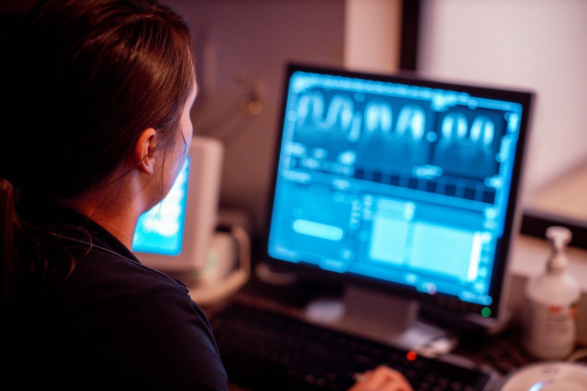 AMI_Lincoln's tweet photo. Why pay more when you can get the best value at AMI? ✨ We offer high-quality imaging at a fraction of the cost compared to competitors—saving you money without compromising care. 🩻 
#HighQualityCare #AffordableImaging #AMIDifference https://t.co/Vx1Kyvz8UT