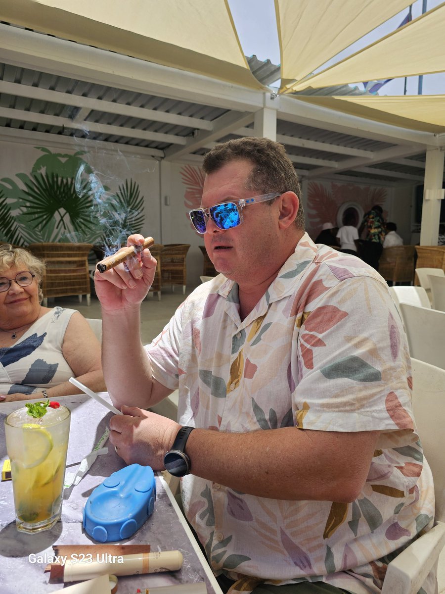 cornedupreez1's tweet photo. ñ Lekker Saterdag saam met die familly,by #CapeToCuba 🇵🇷 https://t.co/qI4gacm9zV