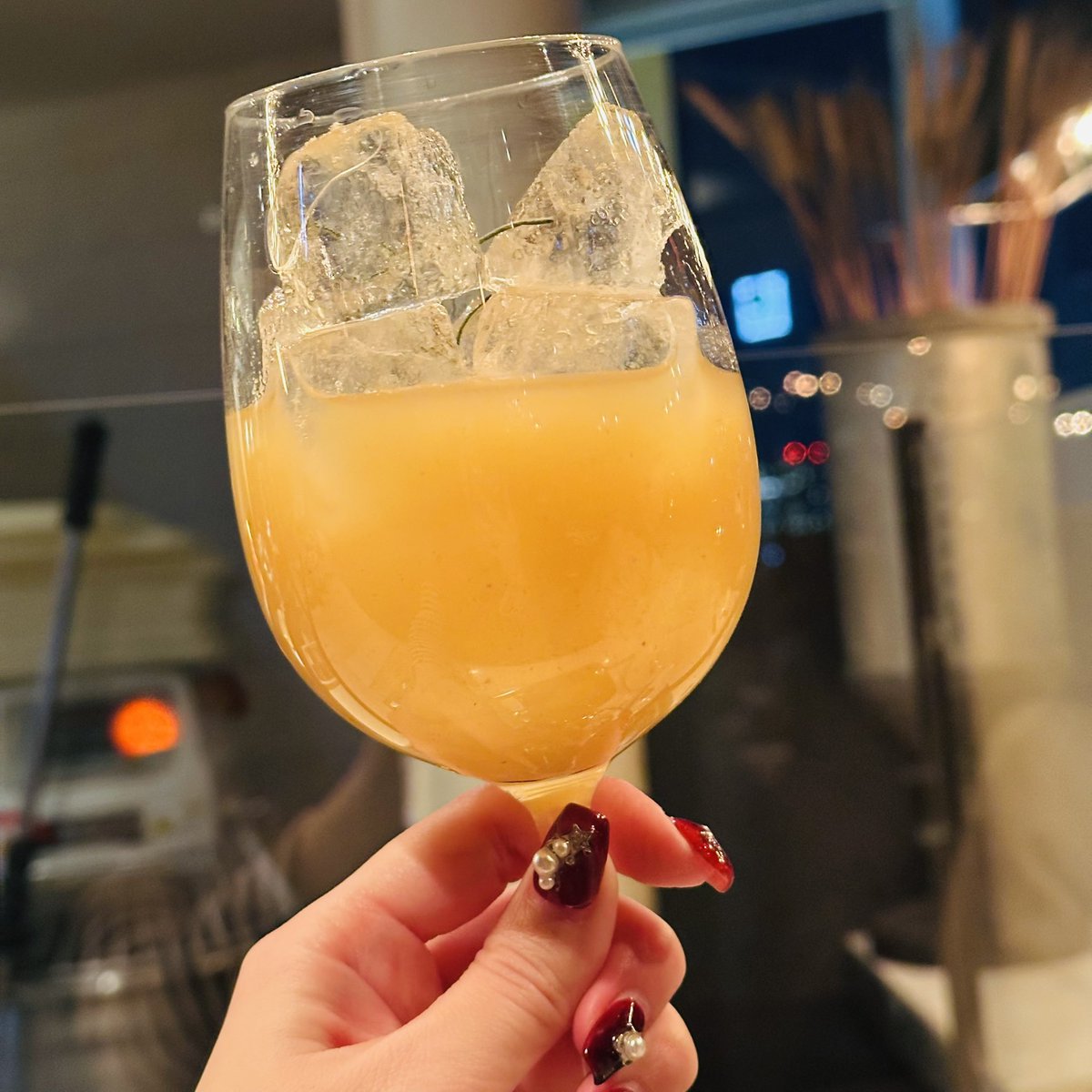 sorndayooo's tweet photo. 🍷❤️🥰 https://t.co/Se75nVucye