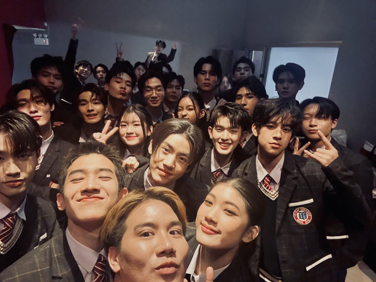 ThanaminV's tweet photo. Bye bye นะ ทุกคน ❤️ 
พรุ่งนี้มาส่งตัวละครทุกตัวกลับสู่นิยายกันนะ 

แม่ไม่ได้อยู่ตรงนั้นแต่รับรู้ได้ถึงความอบอุ่นของ
ทุกคนที่มอบให้กัน ขอบคุณทุกๆคนจริงๆ 

ที่ร่วมเดินทางมาด้วยกันตั้งแต่วันแรกจนถึงวันนี้ 
“รักน้อง สนับสนุนน้องๆทุกคน ตลอดไปนะ ” 

 #LoveSick2024LetsGetTogether https://t.co/lXXFHpi8PH