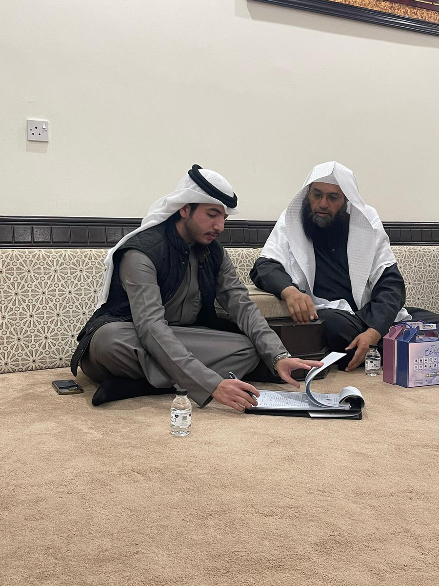 {وَمِنْ آيَاتِهِ أَنْ خَلَقَ لَكُم مِّنْ أَنفُسِكُمْ أَزْوَاجًا}

الحمدلله الذي بنعمته تتم الصالحات 
تم بحمد الله وفضله "عقد قراني"
سائلاً المولىٰ عز وجل لي ولكم التوفيق 

اخوكم : محمد مشعل مصيخ الشودحي