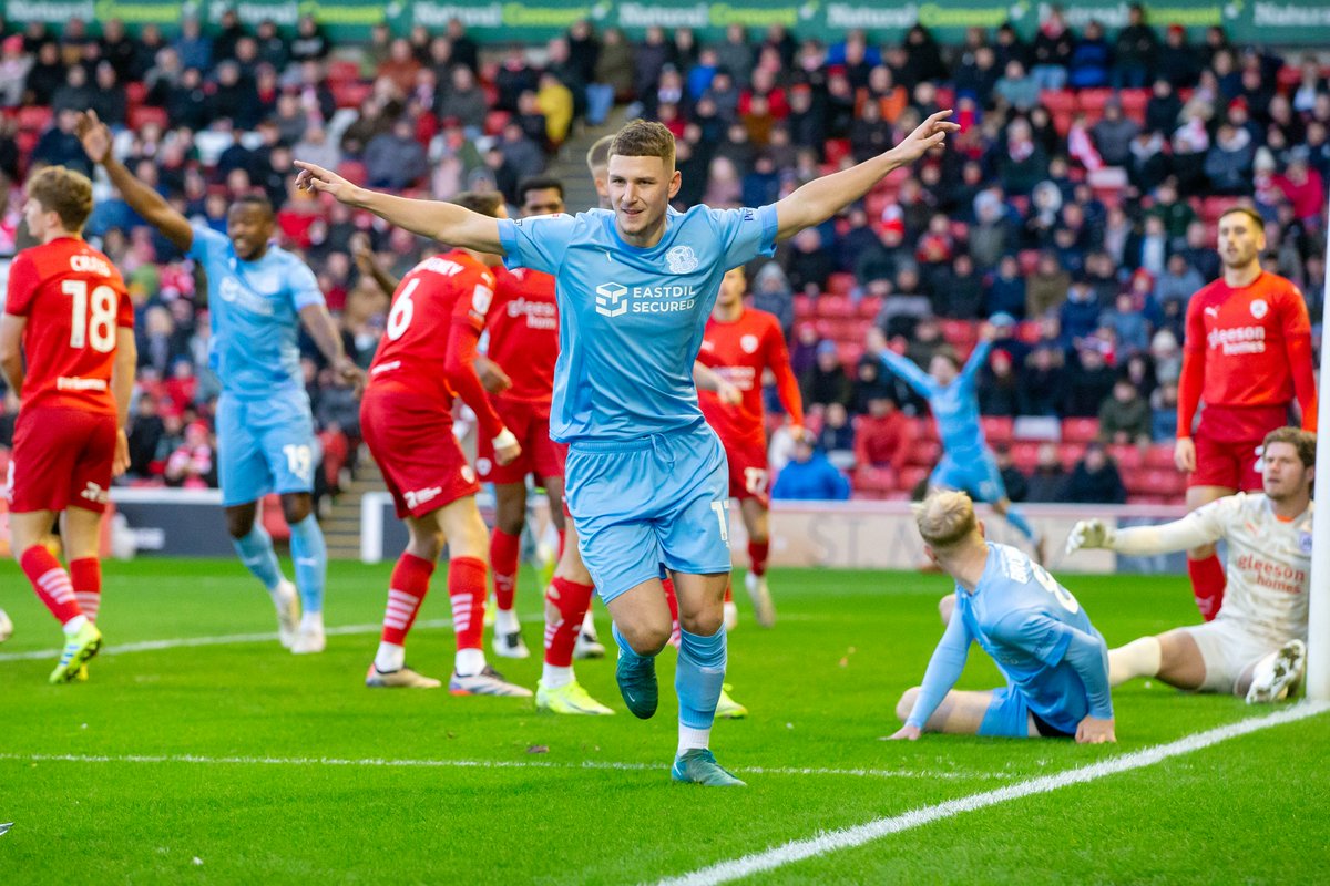 leytonorientfc's tweet photo. First Orient goal feeling 🙌

@jamiedonley9 📸

#BarnsleyFC 0-2 #LOFC https://t.co/BkKmTqqu02
