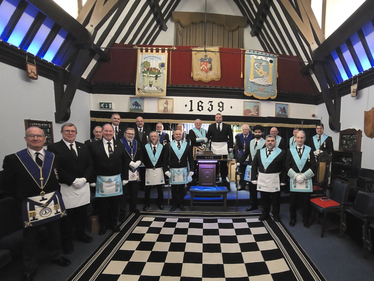 buckspgl's tweet photo. Our Hallstone heroes celebrated 12DX (Twelve Days of Christmas) in style, with a final total of sixty initiations being conducted in the season.
If you are based in Bucks, you can join us here: https://t.co/RHx08bTTAf
#bucksmasons #newyearnewyou #12DX https://t.co/ynlEZdpu47