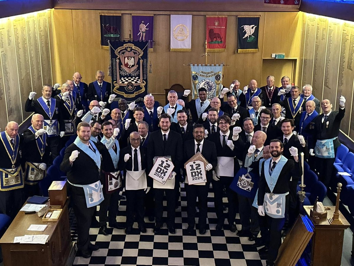 buckspgl's tweet photo. Our Hallstone heroes celebrated 12DX (Twelve Days of Christmas) in style, with a final total of sixty initiations being conducted in the season.
If you are based in Bucks, you can join us here: https://t.co/RHx08bTTAf
#bucksmasons #newyearnewyou #12DX https://t.co/ynlEZdpu47