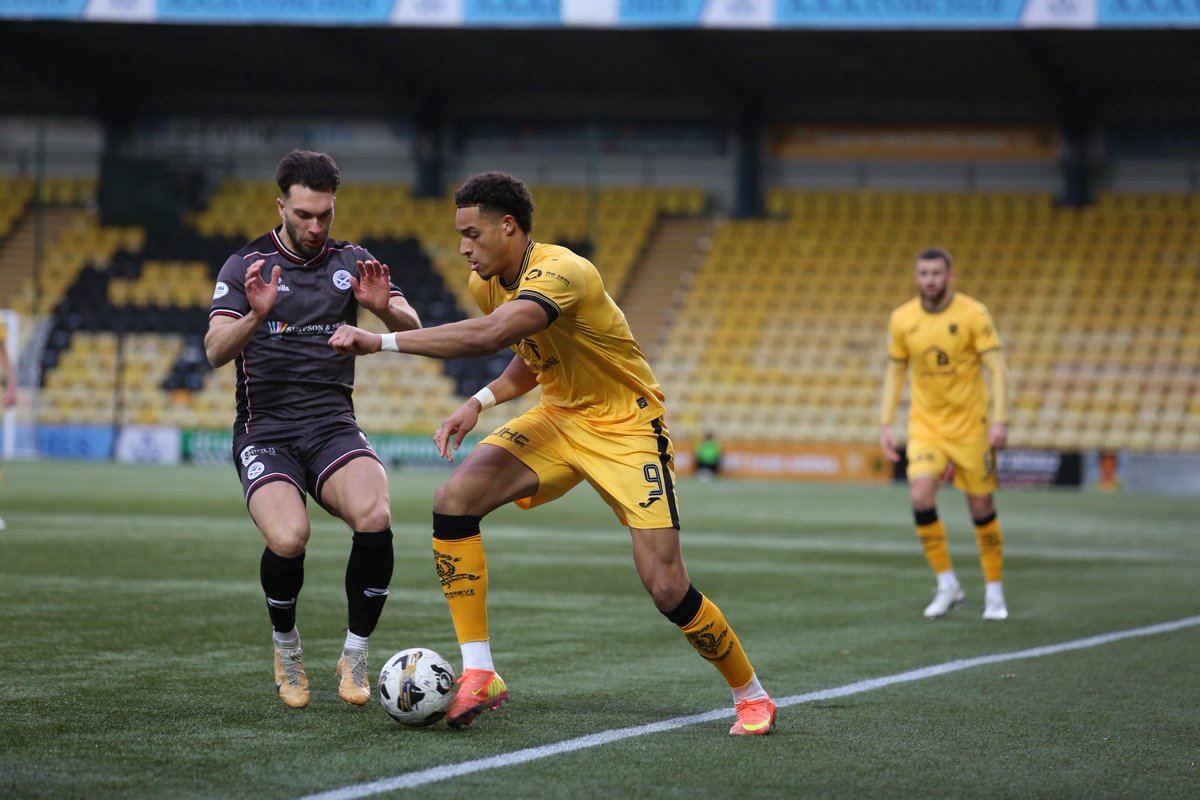 LiviFCOfficial's tweet photo. 📸

➡️ @Assetwiseltd 

LIVI 0 v 0 AYR | #LFCLive | #WilliamHillChamp https://t.co/EaAcAakOay
