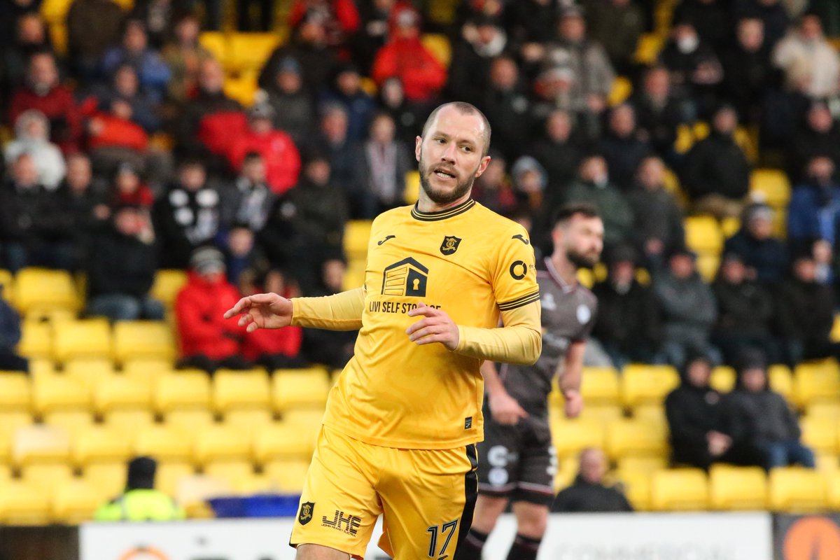 LiviFCOfficial's tweet photo. 📸

➡️ @Assetwiseltd 

LIVI 0 v 0 AYR | #LFCLive | #WilliamHillChamp https://t.co/EaAcAakOay