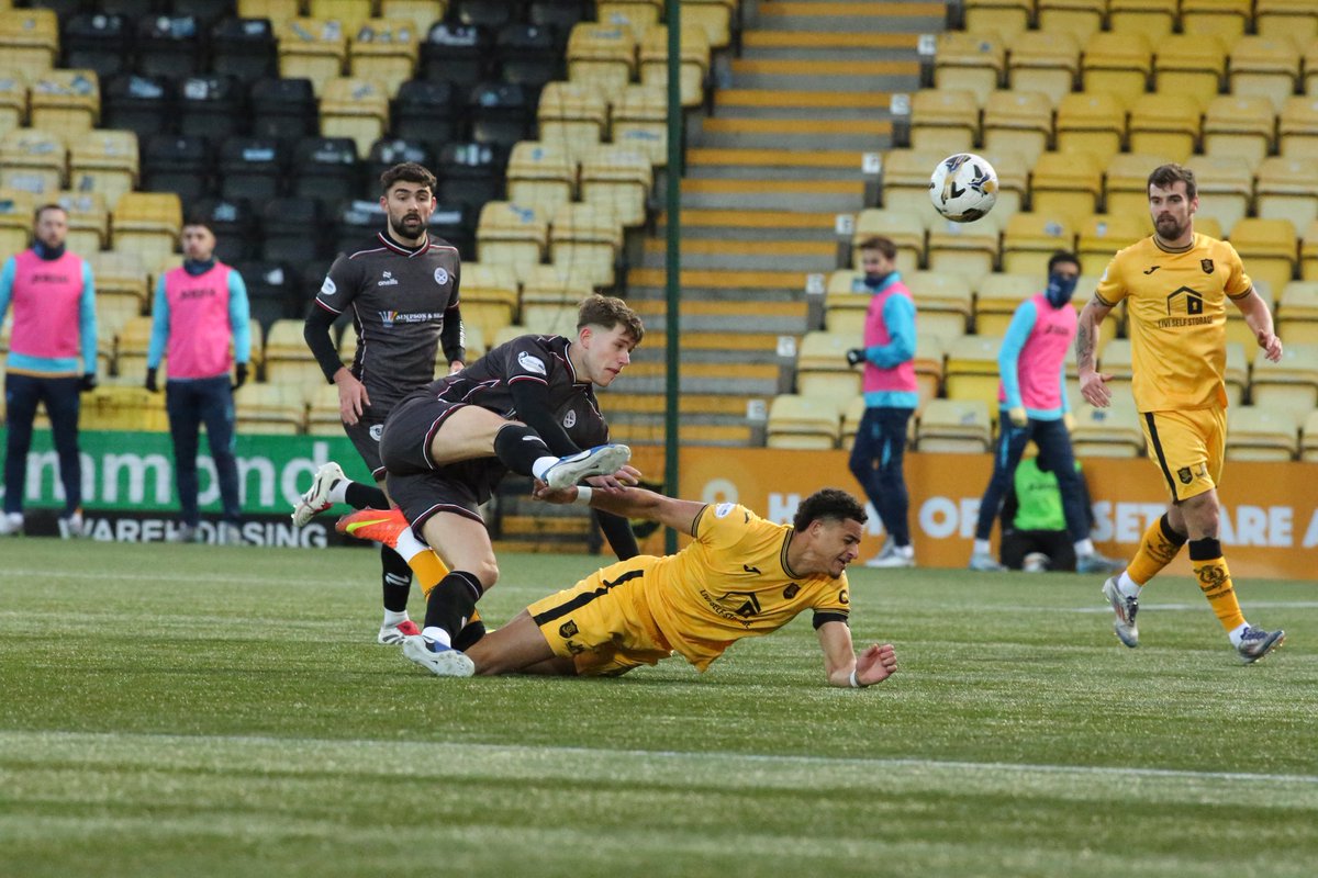 LiviFCOfficial's tweet photo. 📸

➡️ @Assetwiseltd 

LIVI 0 v 0 AYR | #LFCLive | #WilliamHillChamp https://t.co/EaAcAakOay