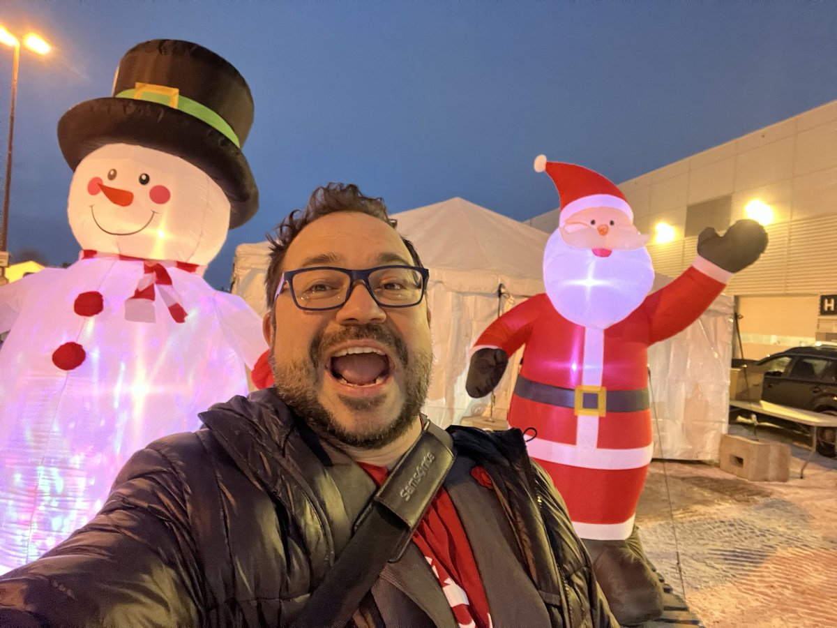 Delivery Day has begun! Thank you to our elves, volunteers and sponsors - drive safe everyone 🎄

Don’t forget to tag us in your social posts! 
#yeg