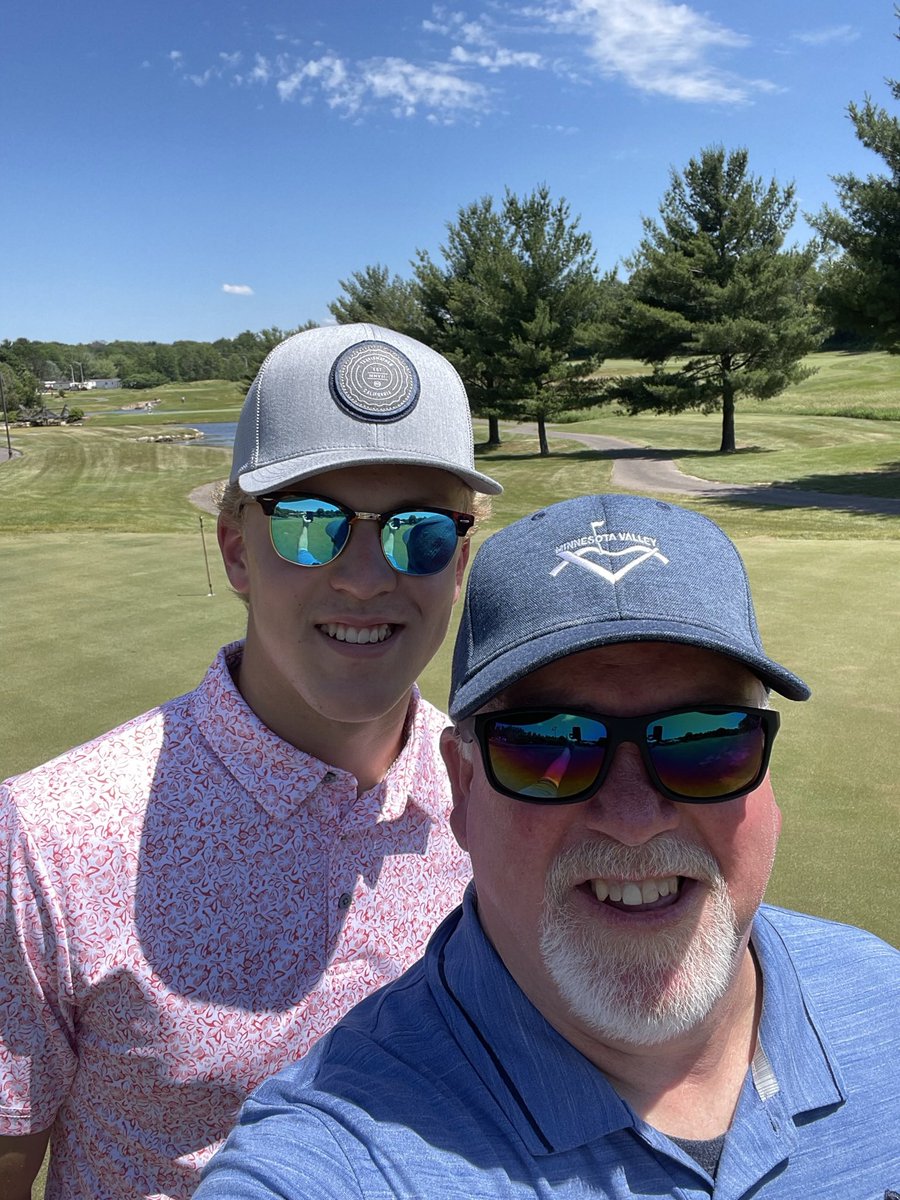 Elway2122's tweet photo. Happy 21st @21_strand Hope it’s a great day!! 🍺🍺 https://t.co/4vyyLr6Wi9