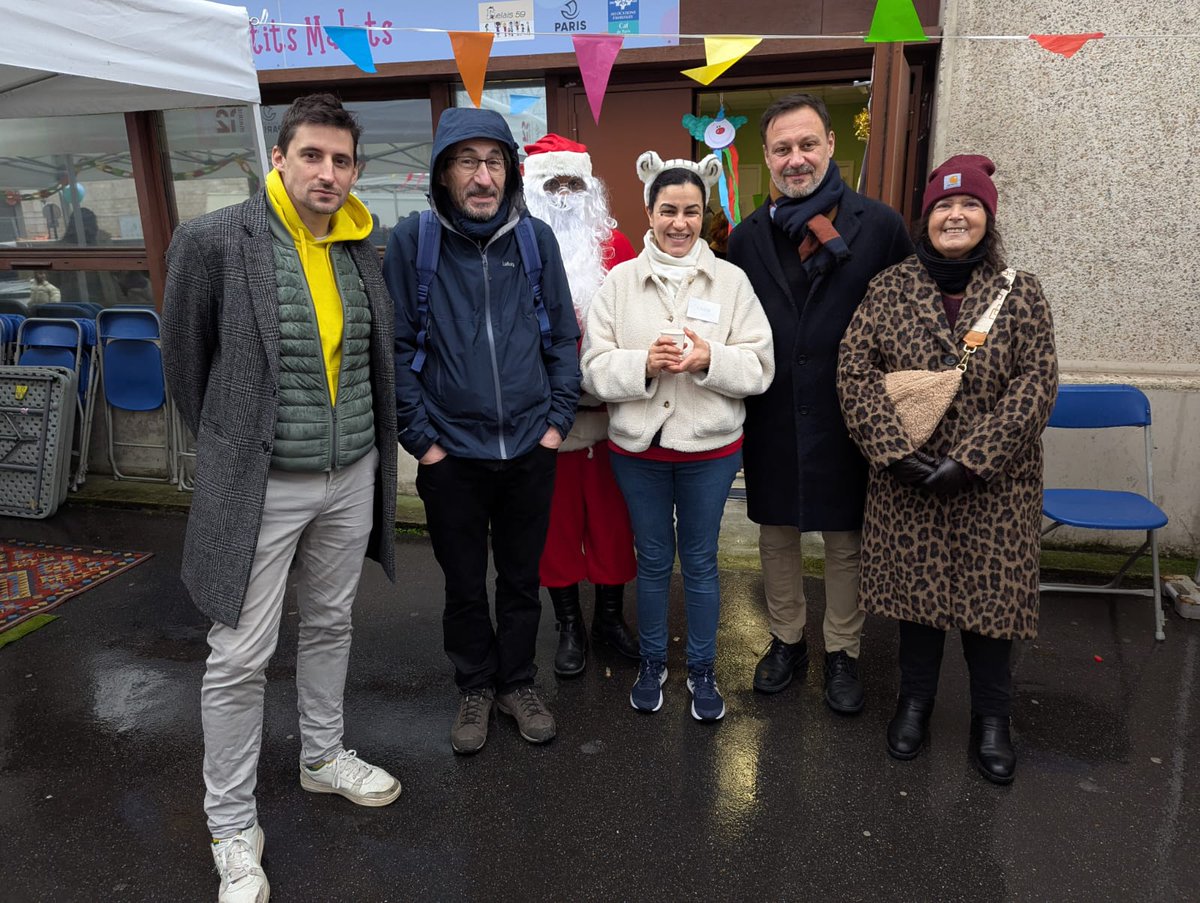 franckboisselet's tweet photo. Félicitations @Relais59  pour cette fête de fin d'année pour le bonheur des tous
Merci aux bénévoles de cette asso pour leurs actions solidaires sur #paris12 
Accès aux droits, éducation, citoyenneté, lutte contre l'exclusion... vous pouvez comptez sur eux
https://t.co/If8GQmPj5n https://t.co/XSceCwwk1p
