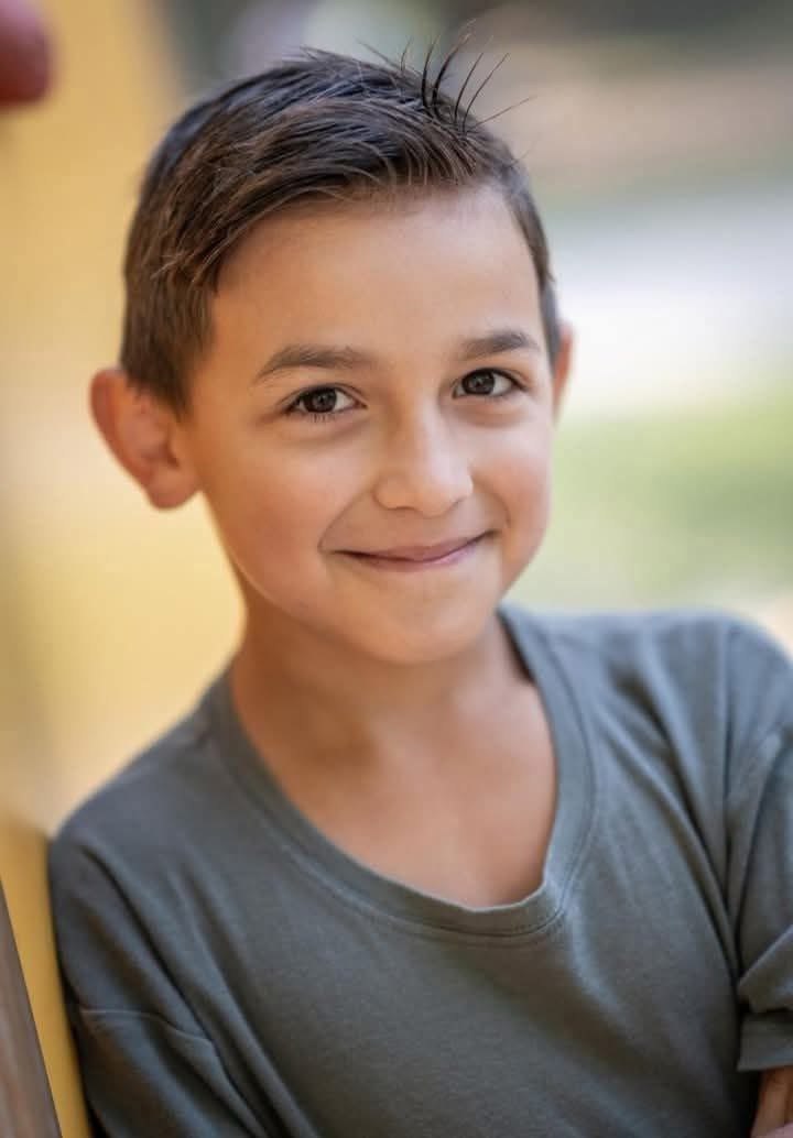 André vom #Weihnachtsmarkt in #Magdeburg

Von Mama Desirée

"Lasst meinen kleinen Teddybär nochmal um die Welt fliegen....

André hatte keinem was getan.... er war doch erst 9 Jahre bei uns auf der Erde.... wieso du.... wieso nur 😭 ich verstehe es nicht..... nun bist du bei Oma