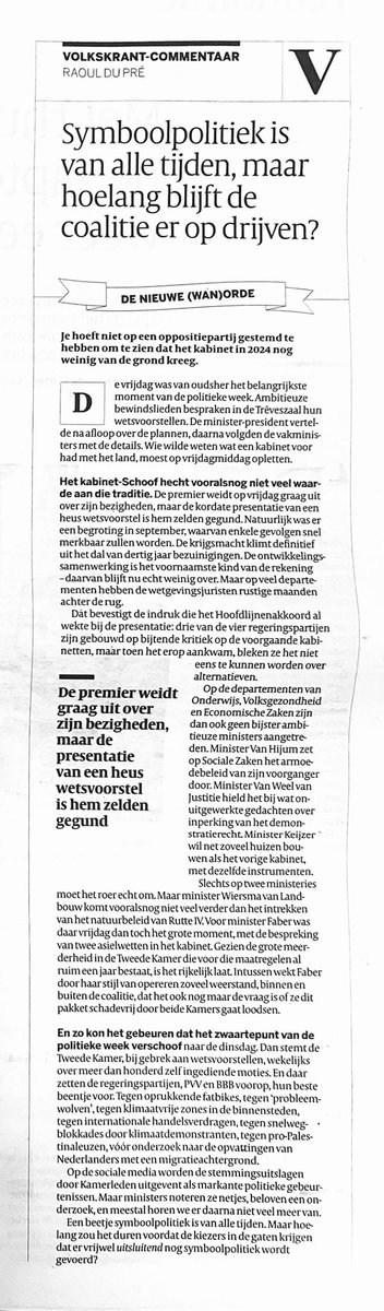 roosvonk's tweet photo. “Een beetje symboolpolitiek is van alle tijden. Maar hoe lang zou het duren voordat de kiezer in de gaten krijgt dat er nog vrijwel uitsluitend symboolpolitiek wordt gevoerd?”
Nog heel lang denk ik @raouldupre,met kiezers die zo dom zijn dat ze liefst net zo domme politici kiezen https://t.co/JgvOdEtmdY