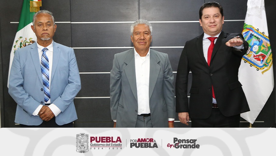 Gob_Puebla's tweet photo. #PorAmorAPuebla | Jesús Roberto Morales Rodríguez, rindió protesta como rector de la Universidad Tecnológica de Puebla ante el secretario de Educación, Manuel Viveros Narciso, esto con el propósito de dar continuidad a la formación académica de las y los estudiantes en materia de educación superior.
#PensarEnGrande