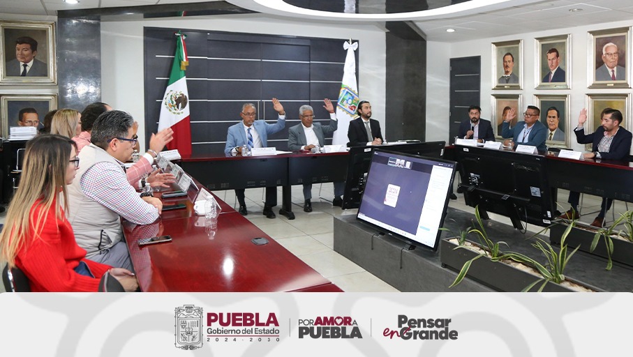 Gob_Puebla's tweet photo. #PorAmorAPuebla | Jesús Roberto Morales Rodríguez, rindió protesta como rector de la Universidad Tecnológica de Puebla ante el secretario de Educación, Manuel Viveros Narciso, esto con el propósito de dar continuidad a la formación académica de las y los estudiantes en materia de educación superior.
#PensarEnGrande
