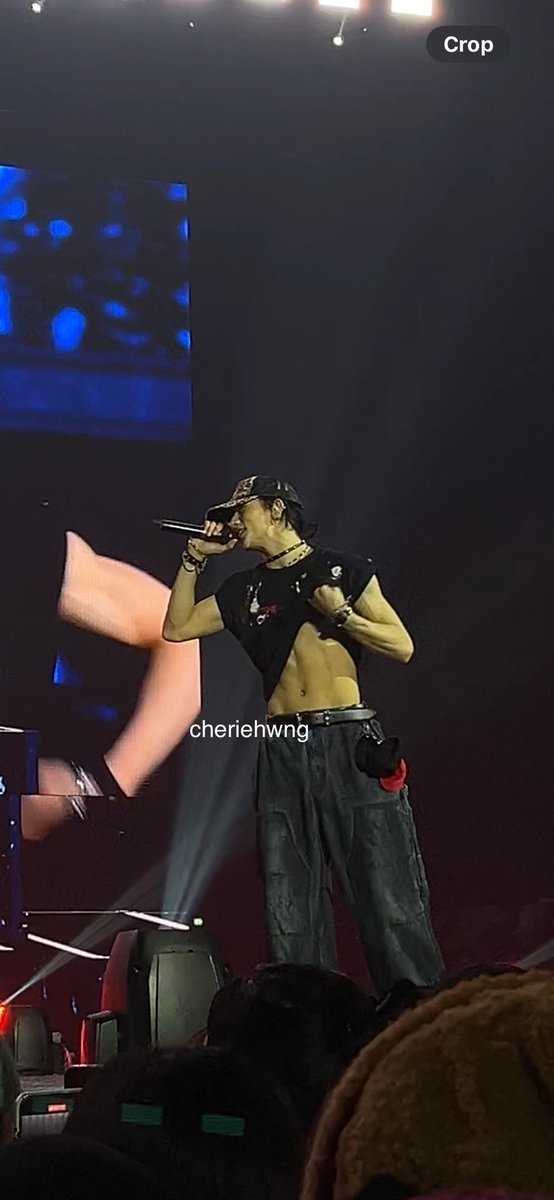hyunjin abs 😵‍💫😵‍💫 #dominATE_JKT #dominATE_JAKARTA