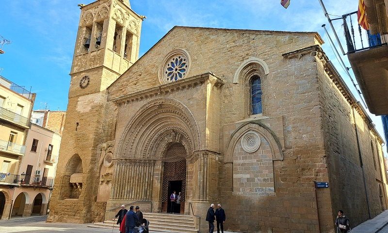 Una visita al pueblo de los turrones, Agramunt, con un muy interesante patrimonio. 
milviatges.com/2024/que-ver-e…