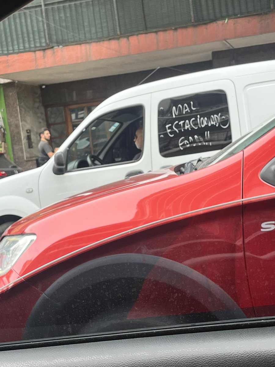 Efe Gonzalez tweet media