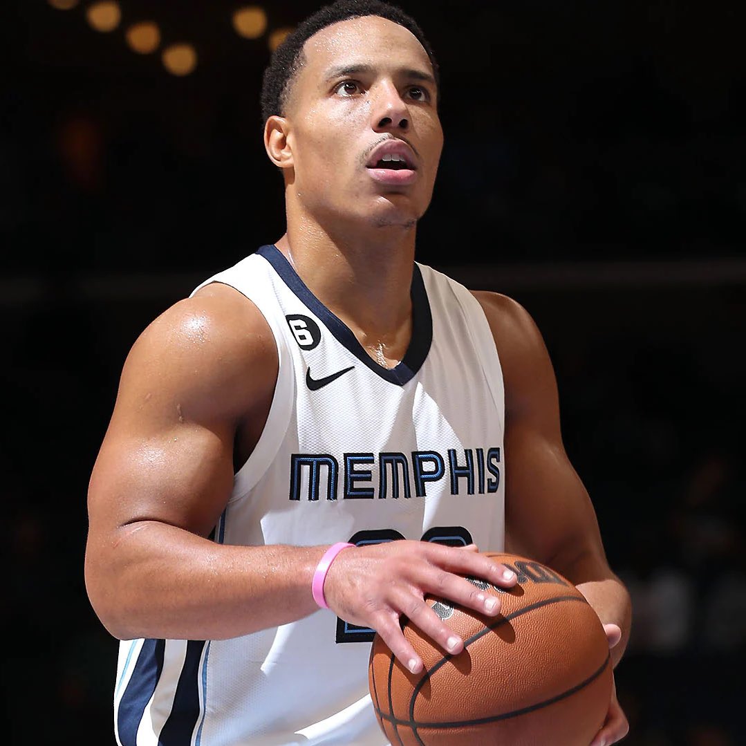 ISLANDBETS's tweet image. NBA PLAY #5 

💰Desmond Bane o4.5reb

Posted to VIP last night 🚀

“Stop posting that picture you know what picture im talking about”

MORANT IS DOUBTFUL

Bane covered this line in 7/7 w/out Ja in the lineup this season and averaged 7.6 rebounds in that span ❤️‍🔥 

He also went…