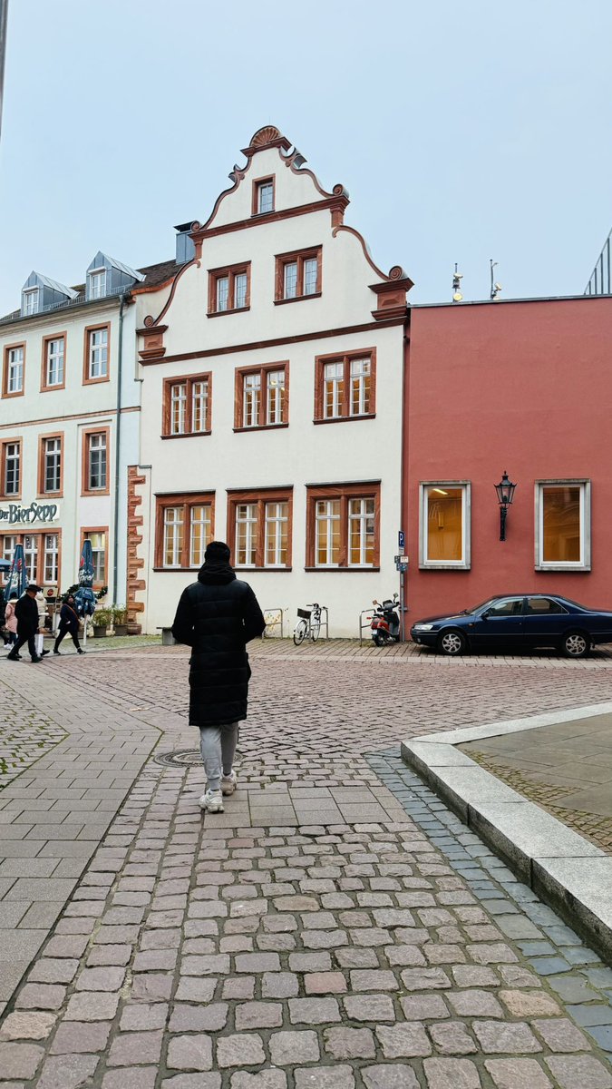 VarhunK's tweet photo. Falling in love with German architecture. 🏠
My loyalty always belongs to Germany. 
🖤💛♥️ | don’t let them destroy it.  #Deutschland https://t.co/6EdxF8INMn