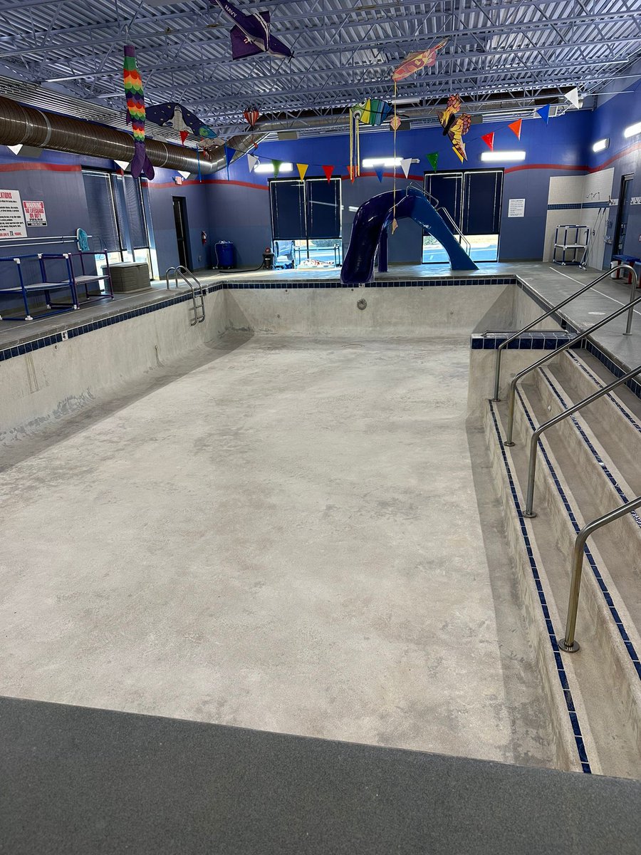 SWOSwimtastic's tweet image. Pool is drained! Time for deep cleaning and a fresh refill!