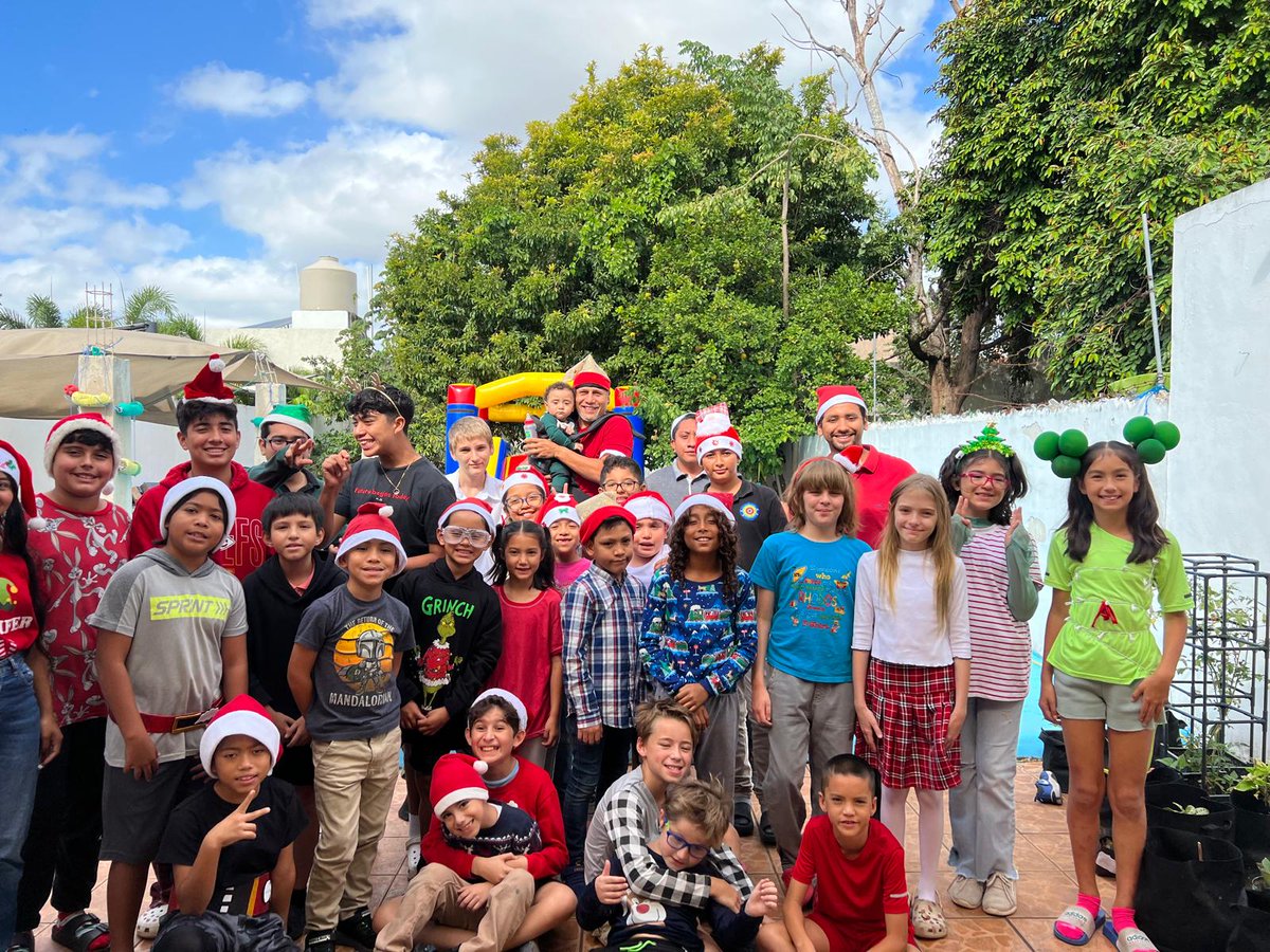 UniversalOne5's tweet image. Our amazing students and there last day of classes for winter !! 2024🥶