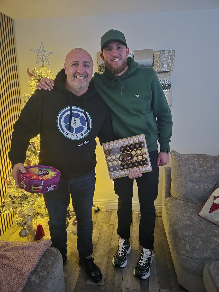 THE COMEDY OFFICE (@thecomedyoffic1) on Twitter photo Lovely visit from the main man <a href="/JackPowerBoxing/">Jack Power</a> just before Christmas π we are proud to be 1 of jacks main sponsors & what a fantastic 2024 its been 4-0 unbeaten & 2025 is gonna be even bigger Fight News Coming Soon trust me yous dont want to miss it π₯π₯ #theresonly1jackpower Lovely visit from the main man <a href="/JackPowerBoxing/">Jack Power</a> just before Christmas π we are proud to be 1 of jacks main sponsors & what a fantastic 2024 its been 4-0 unbeaten & 2025 is gonna be even bigger Fight News Coming Soon trust me yous dont want to miss it π₯π₯ #theresonly1jackpower