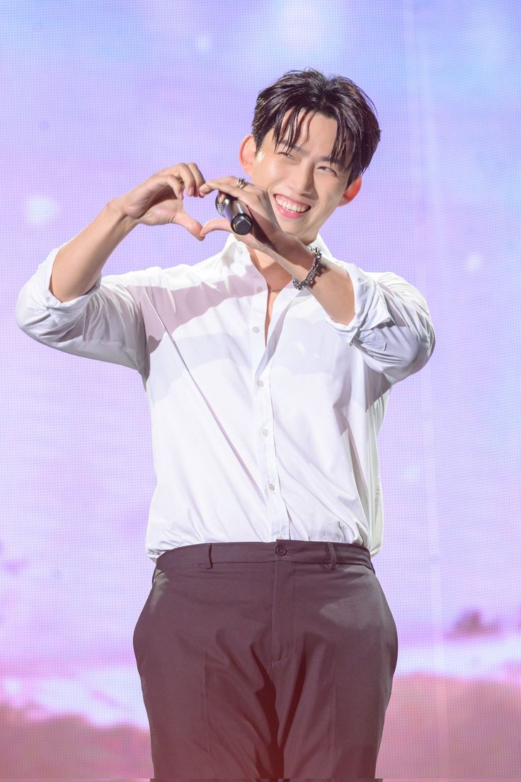 I love you not because of who you are, but because of how I feel when I’m with you <a href="/jin_aa_nana/">nana</a>