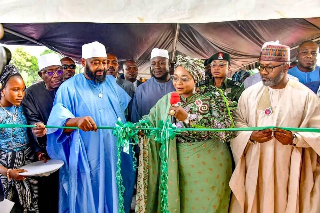 DiademConsults's tweet image. As part of project activities for the scale-up phase of the @nfwp_sup Nigeria for Women Project (NFWP) in Niger State, the Hon. Min of Women Affairs commissioned 41 Collectives for the rice value chain in Gurara L.G.A.

#WorldBankGroup #NFWP #FMWA #NigerStateGov #diademconsults