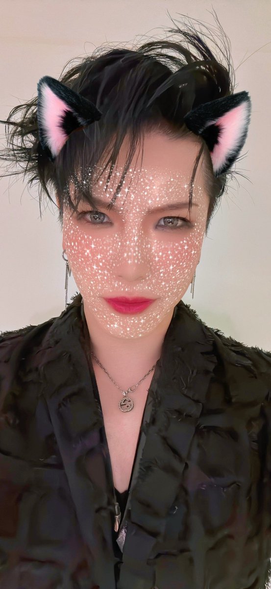 TakayoshiOhmura's tweet photo. aMEI台北ドーム公演 初日無事終了！！
大家辛苦了〜明天见😇😇😇
明日も頑張りますーーー👍👍👍
#aMEI #大村孝佳 https://t.co/WIBylhrFDX