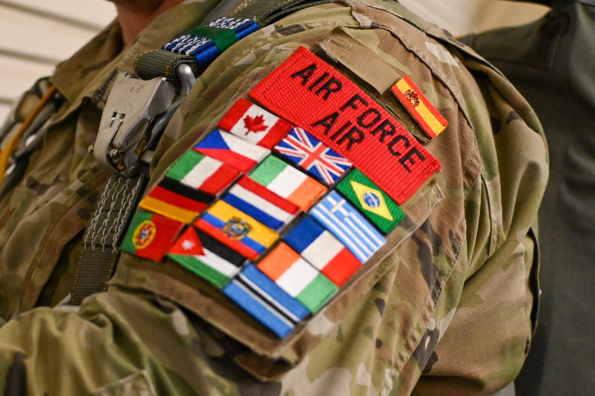 AETCommand's tweet photo. 🌍✈️ *Global Partnership Takes Flight for a Cause* 🎁
The 58th Airlift Squadron teamed up with the U.S. Army and 14 partner nations for jumpmaster validations during the Randy Oler Memorial #OperationToyDrop earlier this month. More at https://t.co/9tTkD9FcKH.
#ToysForTots https://t.co/in4IQsiMEI