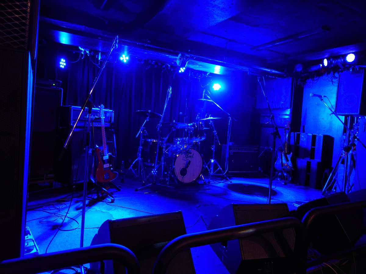 hfGIhHHAFY71552's tweet photo. 最&amp;高
夜もひとりラストワンマンライブ！

会えて良かった、ファンなってよかった。
最後まで楽しかった
ほんとにありがとう
セトリもサインも最後までありがとう
ステージ上みんなずっーーと笑顔！
笑顔が素敵な夜もひとり！！
#夜もひとり https://t.co/G1LPeHbcDo