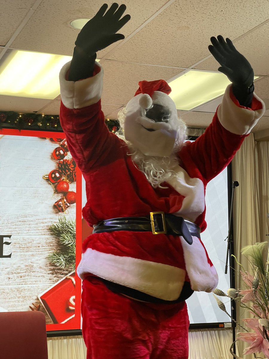 RCCGCOGOttawa's tweet photo. Our Christmas Carol was a joyful celebration! 🎄✨
Children’s songs, drama, dancing, Santa’s gifts, and a double celebration for our pastor’s birthday and anniversary! Truly a night to remember. 💫❤️ #DiscoveringPotentials #FulfillingDestinies https://t.co/e1nve7RFny