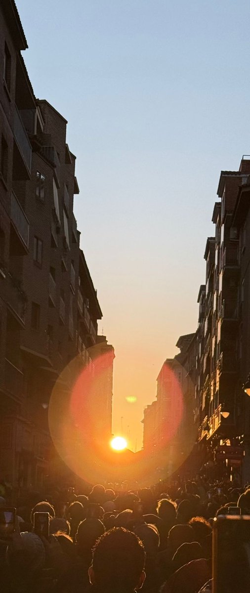 IUMA (@iuma_unizar) on Twitter photo Espectacular solsticio de invierno hoy 21 de diciembre en la calle Mayor de <a href="/zaragoza_es/">AyuntamientoZaragoza</a> para empezar las fiestas. Feliz Navidad 2024. Fotografia de nuestro compañero y amigo <a href="/randez_luis/">Luis Randez García</a> Espectacular solsticio de invierno hoy 21 de diciembre en la calle Mayor de <a href="/zaragoza_es/">AyuntamientoZaragoza</a> para empezar las fiestas. Feliz Navidad 2024. Fotografia de nuestro compañero y amigo <a href="/randez_luis/">Luis Randez García</a>