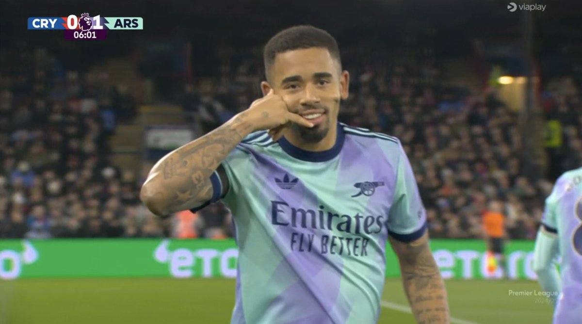 Itsamour254's tweet photo. Gabriel Jesus the birthday boy on 25th 🤣🤣
#CRYARS https://t.co/EIzzPfz8GZ