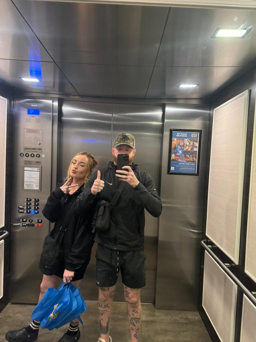ashleevalentine's tweet photo. Happy birthday bitch @J666__ https://t.co/LWKyZ9Wo1m