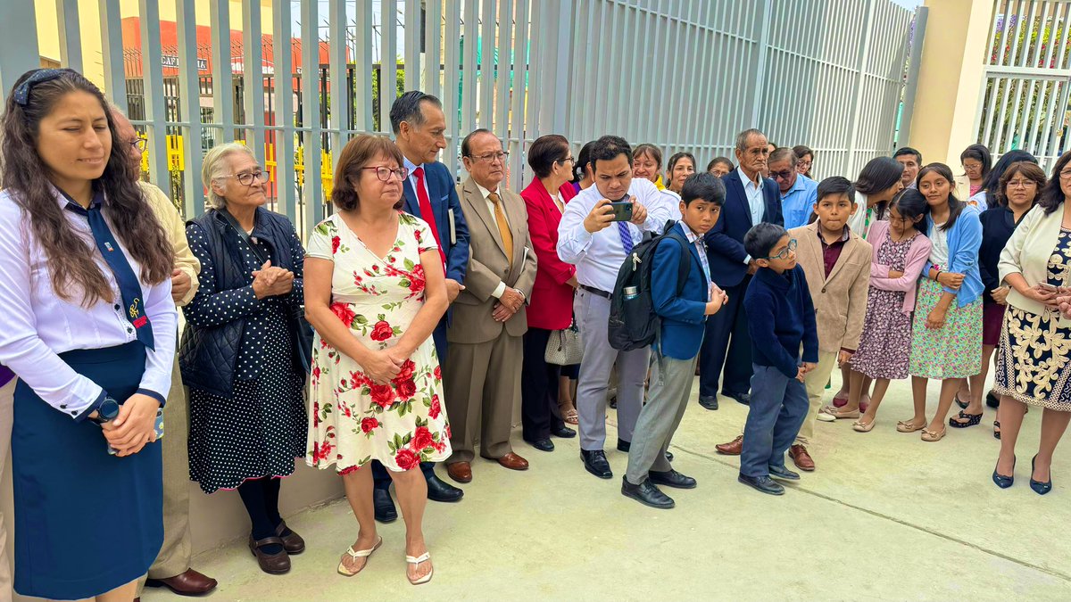 AdventistasAPCE's tweet photo. 📍Lima Centro: ¡Renovados para la misión!
La iglesia adventista de Elio, en el corazón de Lima, presenta su nueva fachada, símbolo de nuestra visión de llevar el evangelio a cada rincón 🌍. Inspirados por la #MisiónGloCal, y llevar nuevos discípulos para Cristo #RID https://t.co/7uoXcttPeB
