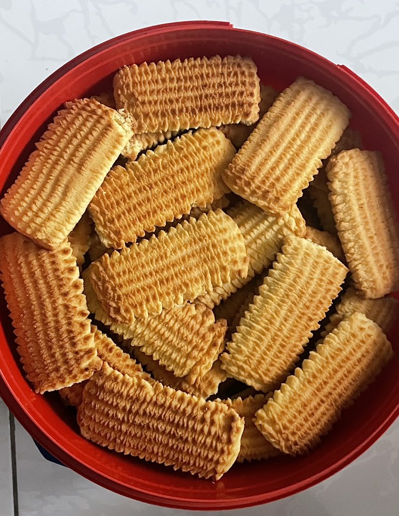 naledii_m tweet media