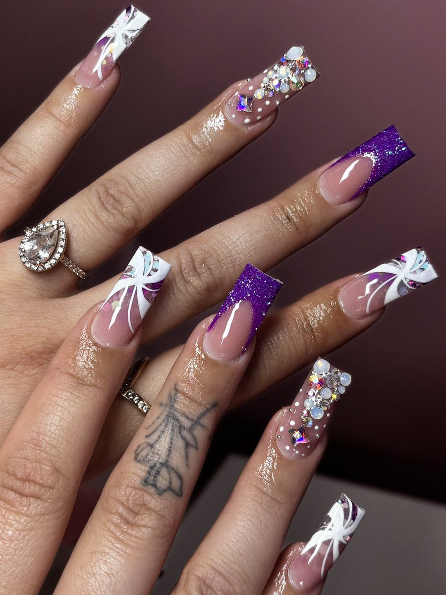 serenaxo_'s tweet photo. 🎄💜❄️ https://t.co/xs5pXyidrQ