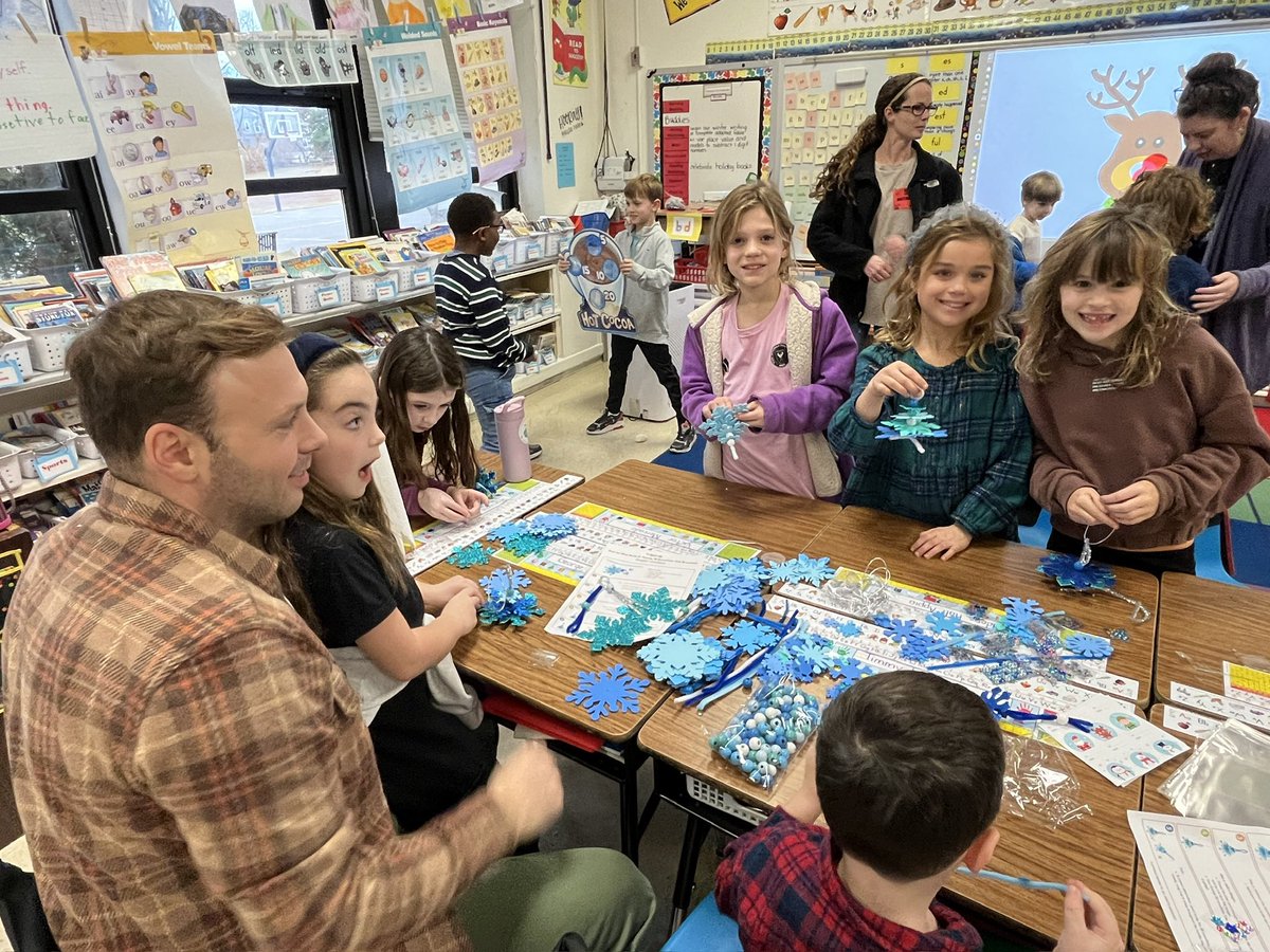 Debbie Booz tweet media