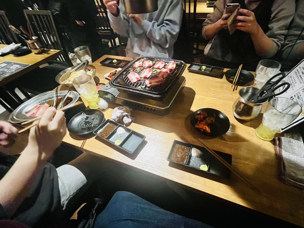 PokemonToumu's tweet photo. みるる君のDay2抜け祝いで深夜焼肉してきた🔥 https://t.co/4IclVe5KtZ